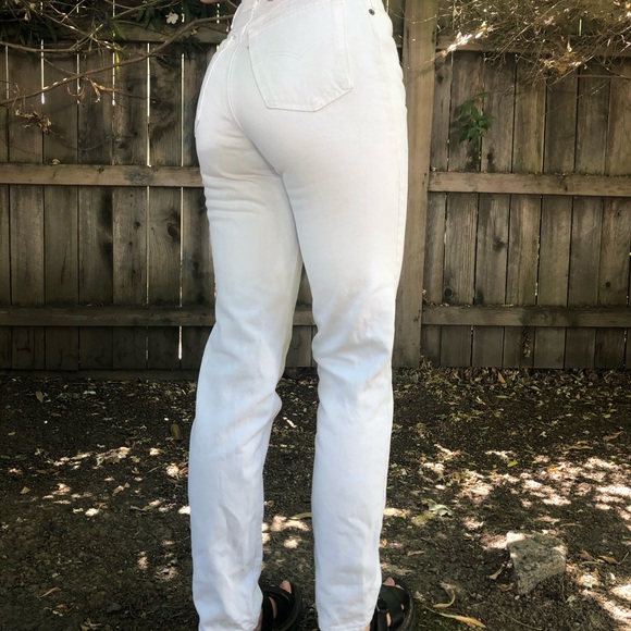 Vintage white straight leg high-waisted Levi’s - Picture 3 of 4